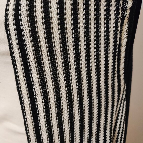 BCBGMAXAZRIA B&W Striped Knit Open Front Long Vest M - Picture 11 of 13
